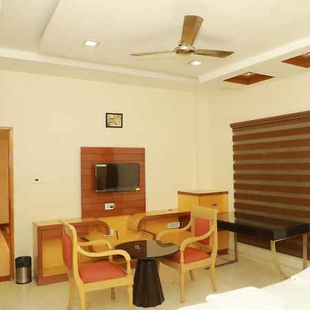 Hill View Paradise - 2Bhk'S & Rooms - A Golden Group Of Premium Home Stays - Тірупаті Екстер'єр фото